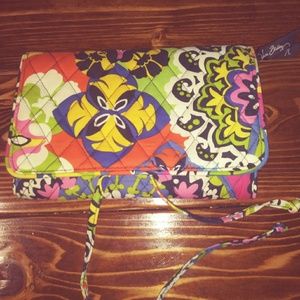 Vera bradley clutch